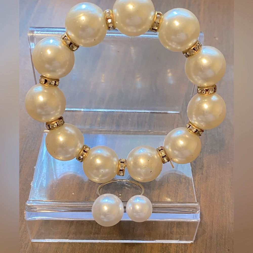 PEARL BRACELET AND RING